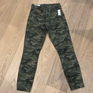 Gap true skinny high rise camo jeans